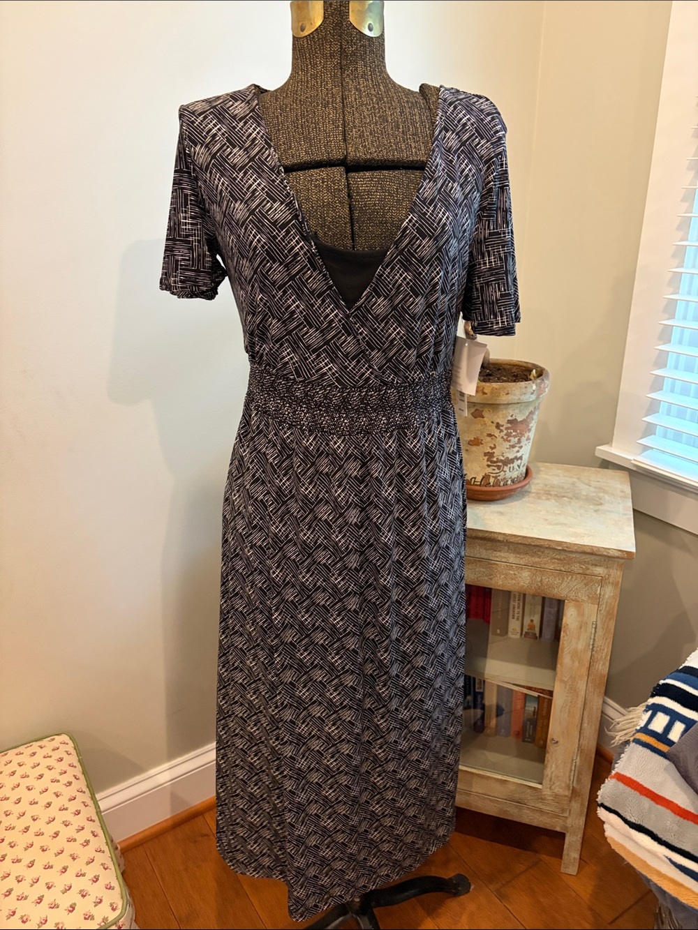 croft & barrow Black & White Patterned V-Neck Midi Dress NEW with tags Small